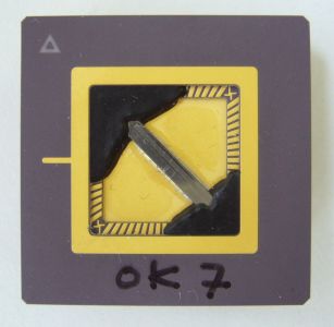 AT77C109 ceramique package